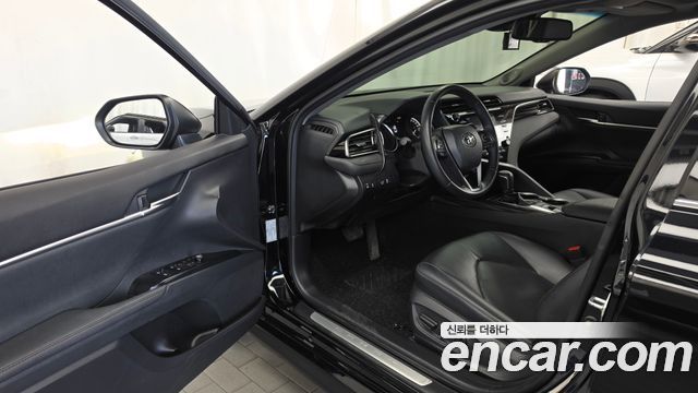 Toyota Camry (XV70) 2.5 XLE Hybrid 2019 — фото 10