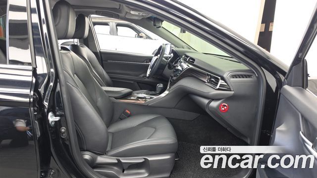 Toyota Camry (XV70) 2.5 XLE Hybrid 2019 — фото 11