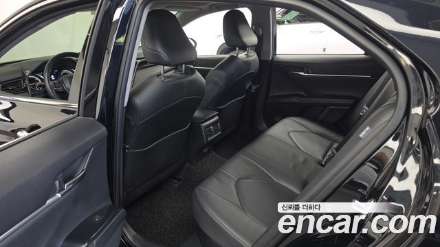 Toyota Camry (XV70) 2.5 XLE Hybrid 2019 — фото 12