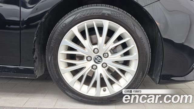 Toyota Camry (XV70) 2.5 XLE Hybrid 2019 — фото 21