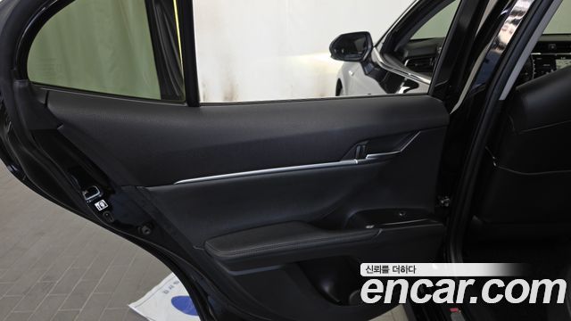 Toyota Camry (XV70) 2.5 XLE Hybrid 2019 — фото 25