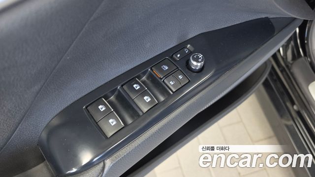 Toyota Camry (XV70) 2.5 XLE Hybrid 2019 — фото 28