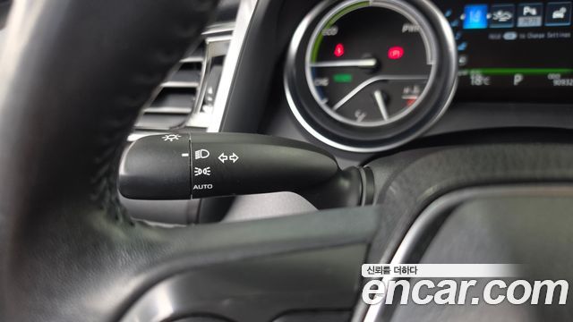 Toyota Camry (XV70) 2.5 XLE Hybrid 2019 — фото 29
