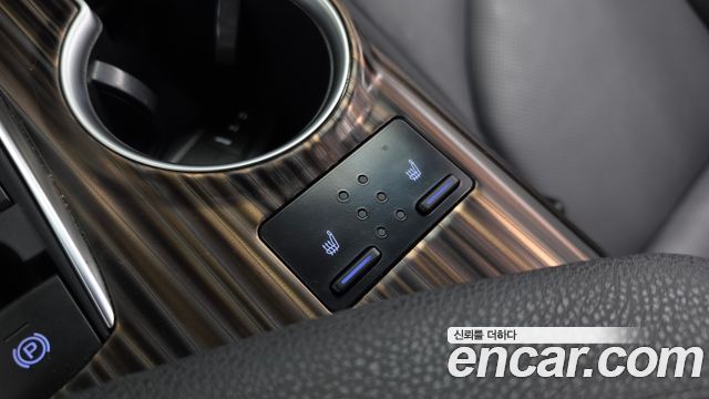 Toyota Camry (XV70) 2.5 XLE Hybrid 2019 — фото 30