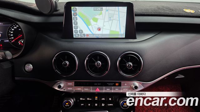Kia Stinger 2.2 Diesel AWD Platinum 2020 — фото 13