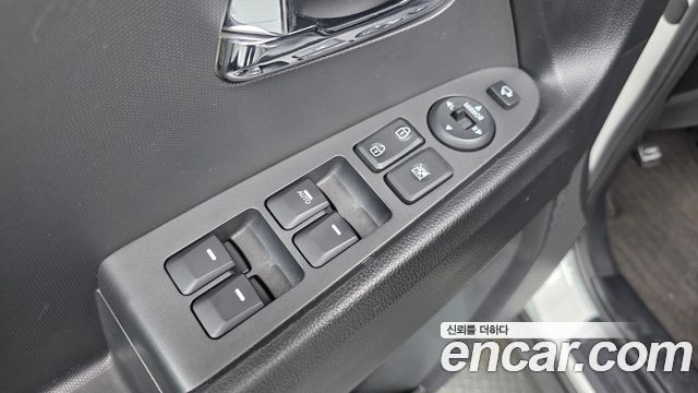 Kia Sportage R Diesel 2WD TLX High-Deluxe 2013 — фото 11
