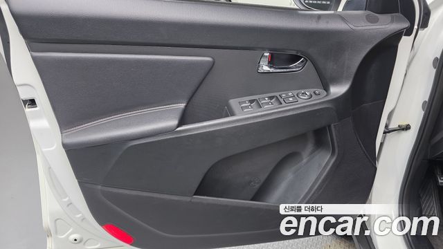 Kia Sportage R Diesel 2WD TLX High-Deluxe 2013 — фото 24