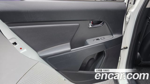 Kia Sportage R Diesel 2WD TLX High-Deluxe 2013 — фото 25