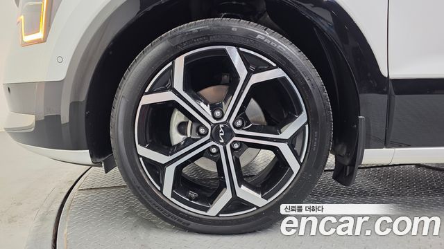 Kia Niro Signature 2023 — фото 5