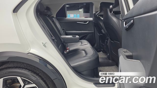 Kia Niro Signature 2023 — фото 12