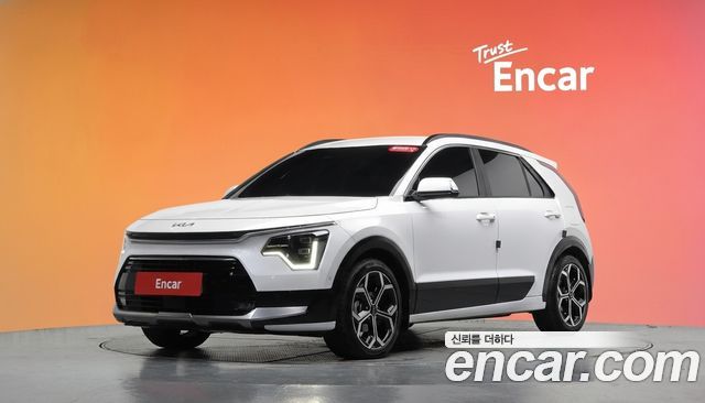 Kia Niro Signature 2023 — фото 1