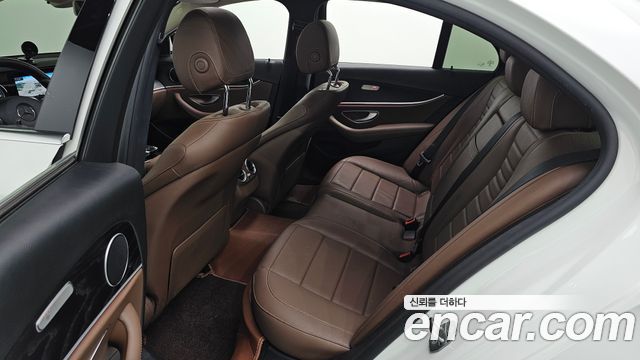 Mercedes-Benz E-Class (W213) E220d Avantgarde 2017 — фото 15
