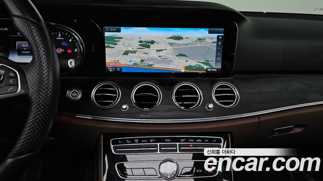 Mercedes-Benz E-Class (W213) E220d Avantgarde 2017 — фото 18