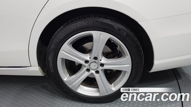 Mercedes-Benz E-Class (W213) E220d Avantgarde 2017 — фото 27