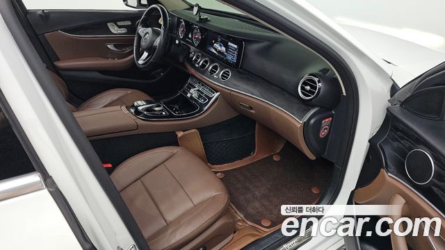 Mercedes-Benz E-Class (W213) E220d Avantgarde 2017 — фото 32