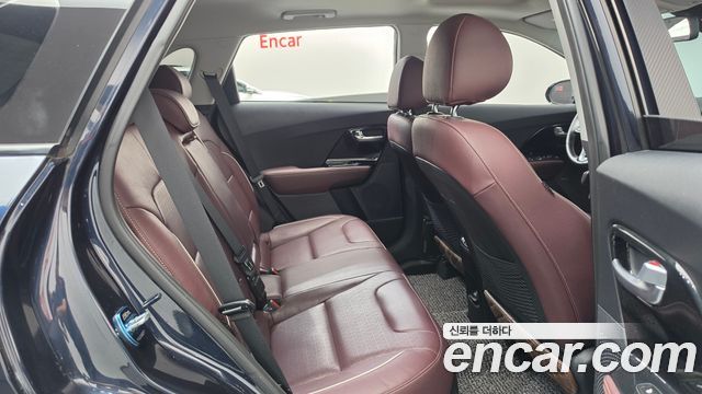 Kia Niro 1.6 HEV Noblesse Special 2020 — фото 11
