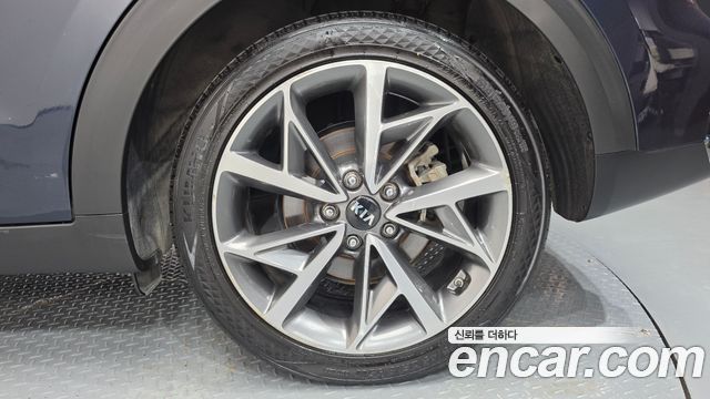 Kia Niro 1.6 HEV Noblesse Special 2020 — фото 21
