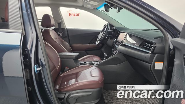 Kia Niro 1.6 HEV Noblesse Special 2020 — фото 26
