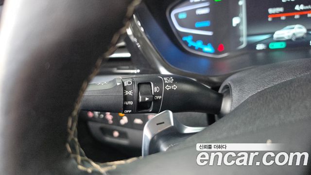 Kia Niro 1.6 HEV Noblesse Special 2020 — фото 30