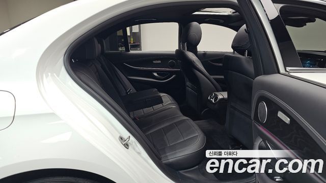 Mercedes-Benz E-Class (W213) E250 AMG Line 2023 — фото 12