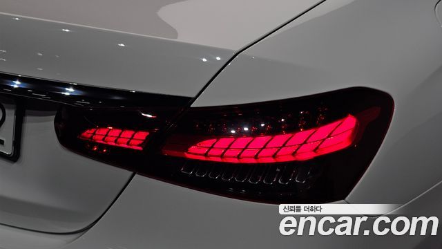 Mercedes-Benz E-Class (W213) E250 AMG Line 2023 — фото 23