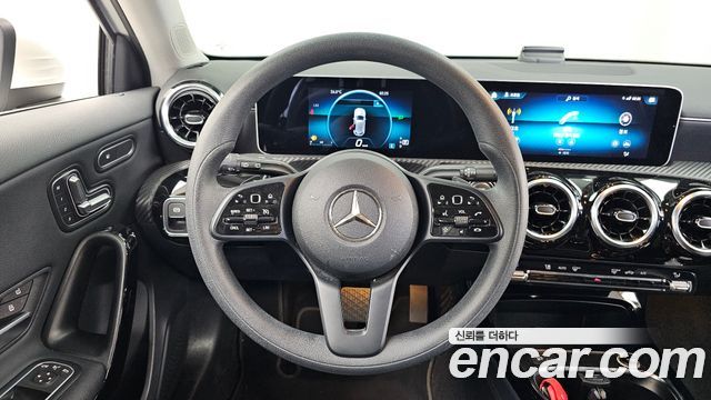 Mercedes-Benz A-Class (W177) A220 Hatchback 2019 — фото 13