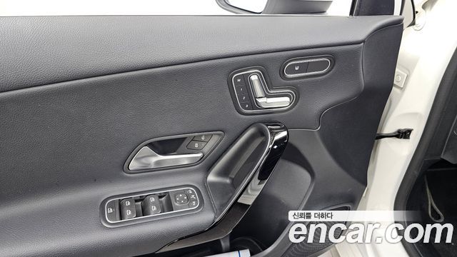 Mercedes-Benz A-Class (W177) A220 Hatchback 2019 — фото 19