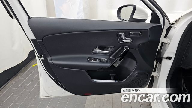 Mercedes-Benz A-Class (W177) A220 Hatchback 2019 — фото 24