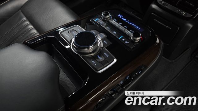 Genesis EQ900 5.0 GDI AWD Prestige 2016 — фото 20