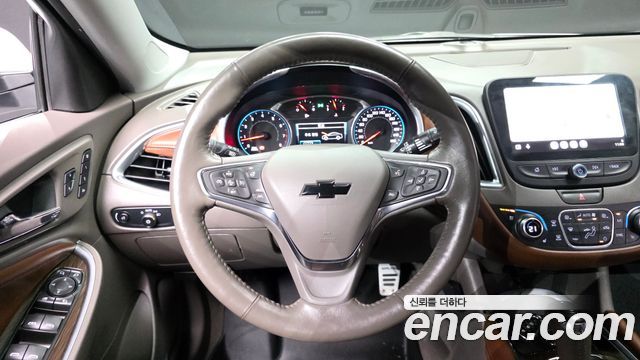 Chevrolet Malibu 2.0 Turbo LTZ Premium 2017 — фото 16