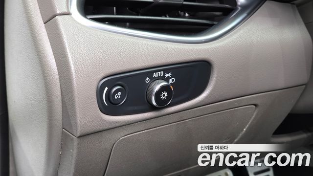 Chevrolet Malibu 2.0 Turbo LTZ Premium 2017 — фото 19