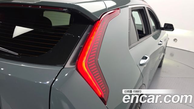Kia Niro Signature 2022 — фото 23