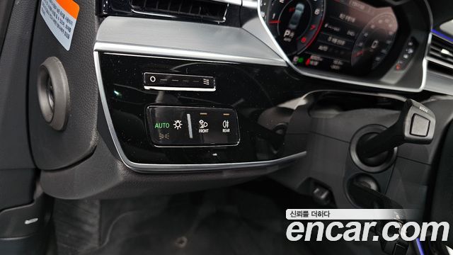 Audi A8 (D5) 55 TFSI Quattro LWB 2020 — фото 20