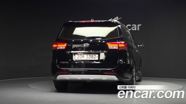 Kia Carnival 9-seater Noblesse 2017 — фото 4