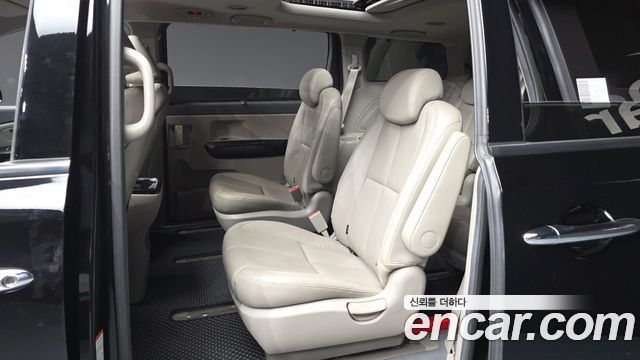 Kia Carnival 9-seater Noblesse 2017 — фото 12