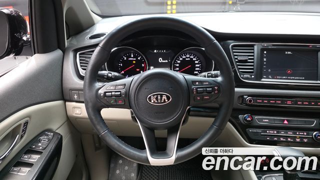 Kia Carnival 9-seater Noblesse 2017 — фото 13
