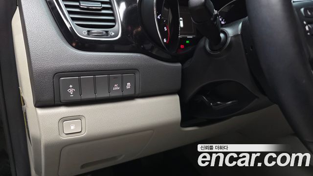 Kia Carnival 9-seater Noblesse 2017 — фото 17
