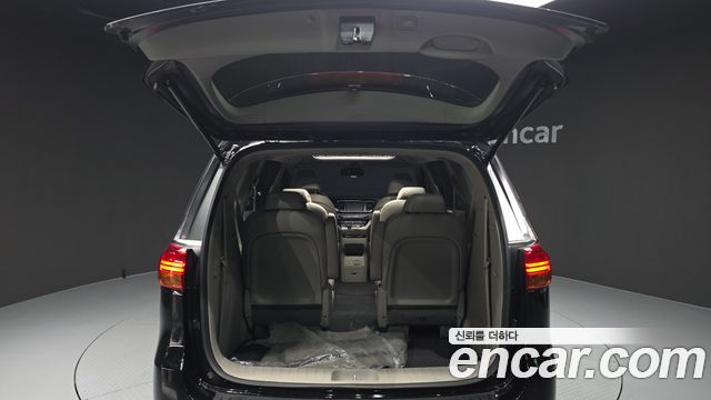 Kia Carnival 9-seater Noblesse 2017 — фото 20