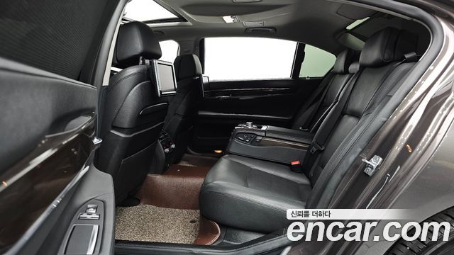 BMW 7 Series (F01) 740Li 2013 — фото 11