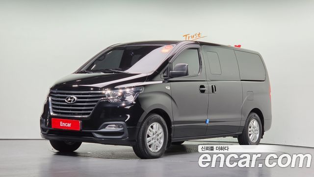 Hyundai Grand Starex Van 5-Seater Modern