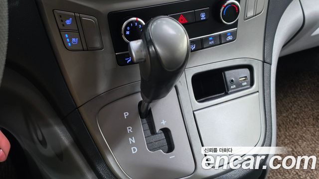 Hyundai Grand Starex Van 5-Seater Modern 2019 — фото 9
