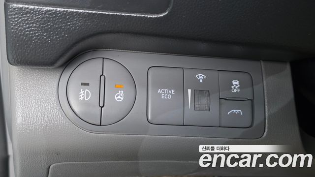 Hyundai Grand Starex Van 5-Seater Modern 2019 — фото 12