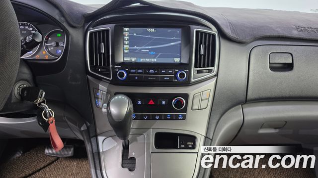 Hyundai Grand Starex Van 5-Seater Modern 2019 — фото 16