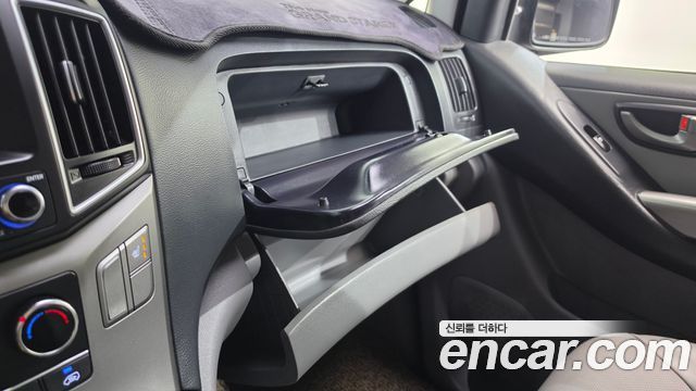 Hyundai Grand Starex Van 5-Seater Modern 2019 — фото 19