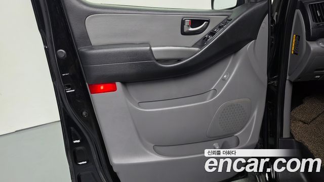 Hyundai Grand Starex Van 5-Seater Modern 2019 — фото 24