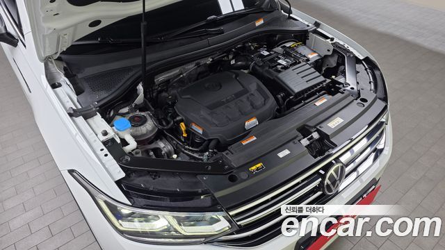 Volkswagen Tiguan Allspace 2.0 TSI Prestige 2023 — фото 6