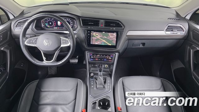 Volkswagen Tiguan Allspace 2.0 TSI Prestige 2023 — фото 7