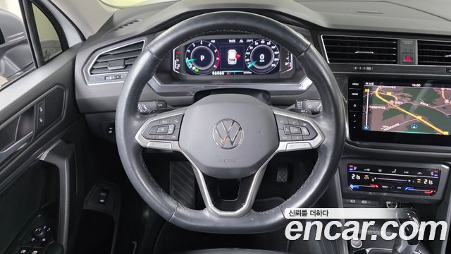 Volkswagen Tiguan Allspace 2.0 TSI Prestige 2023 — фото 14