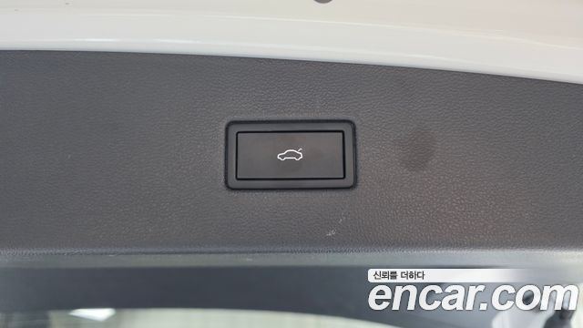 Volkswagen Tiguan Allspace 2.0 TSI Prestige 2023 — фото 17