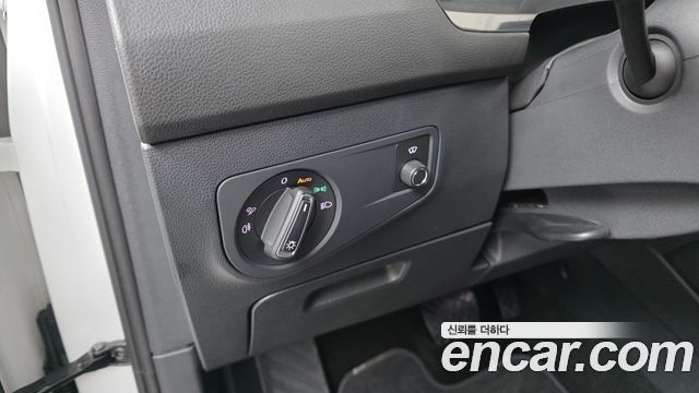 Volkswagen Tiguan Allspace 2.0 TSI Prestige 2023 — фото 27